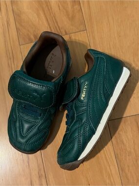 PUMA Fenty by Rihanna Green Leather Sneakers Size 9C Kids